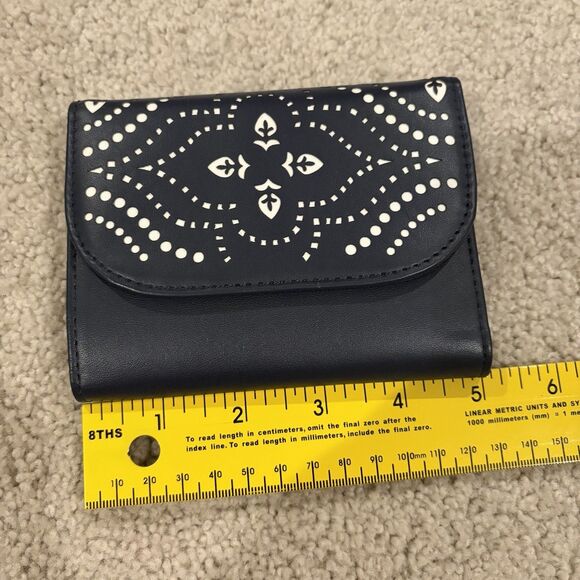New Vera Bradley Wallet Morocco Navy Blue Laser Cut Petite Trifold Wallet Black - Picture 4 of 12